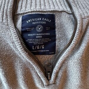 American Eagle Outfitters Men’s Light Gray Quarter-Zip Sweater